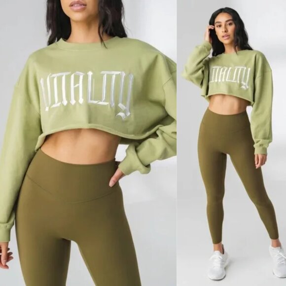 Vitality | Balance Athletica Warm Up Raw‎ Hem Crop Crewneck Sweatshirt Green - Picture 1 of 6